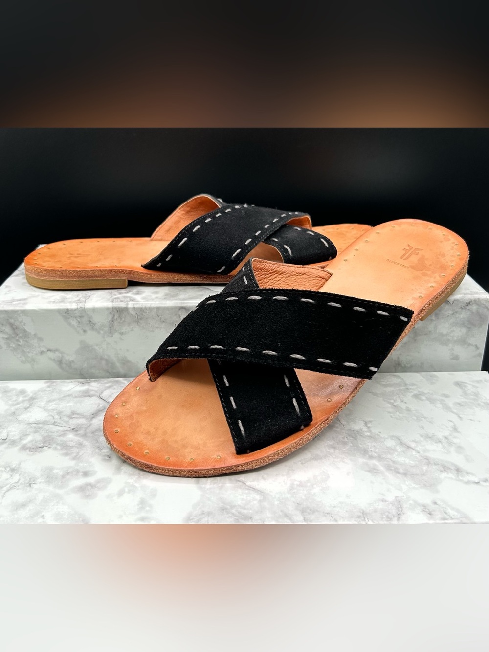 FRYE Avery Pickstitch Slide Flat Sandals in Black Suede. Size 8